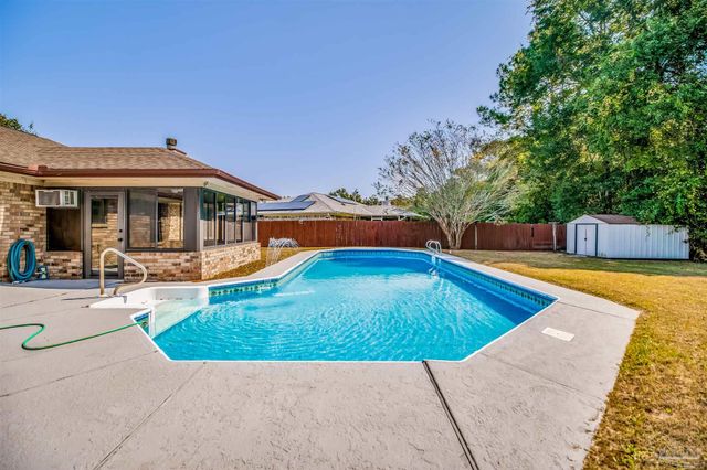 9013 Bluebay Ln, Pensacola, FL 32506