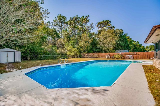 9013 Bluebay Ln, Pensacola, FL 32506