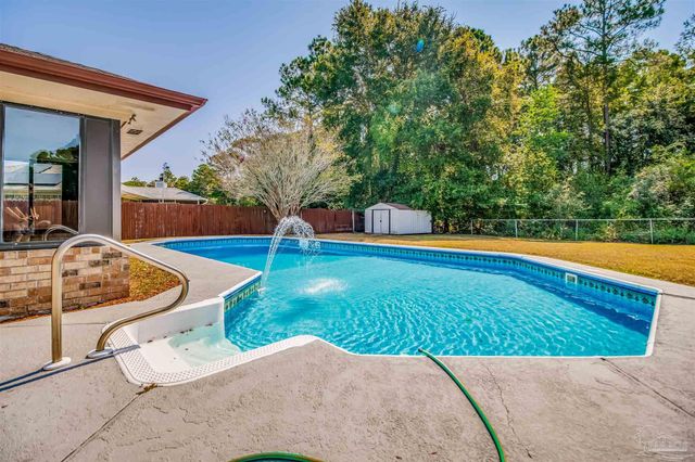 9013 Bluebay Ln, Pensacola, FL 32506