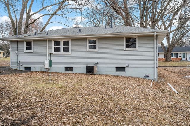 3231 Zane Avenue N, Crystal, MN 55422