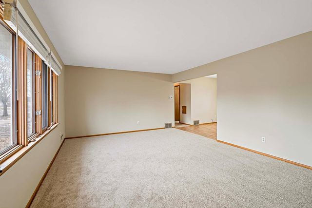 3231 Zane Avenue N, Crystal, MN 55422