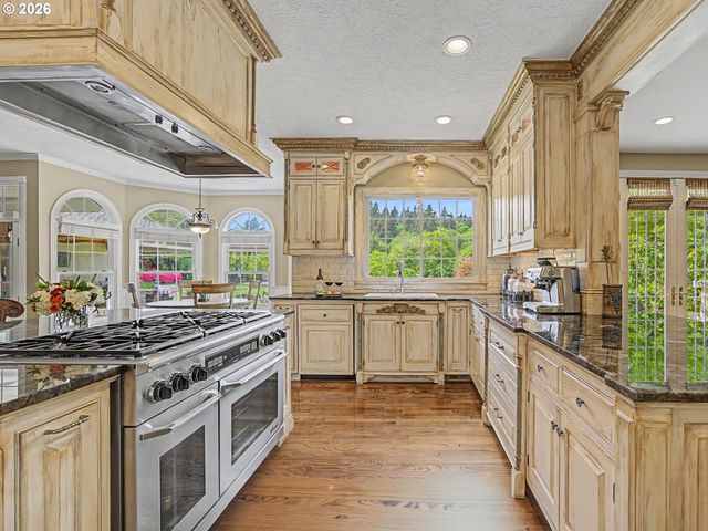 21077 Sw WYNDHAM HILL Ct, Tualatin, OR 97062