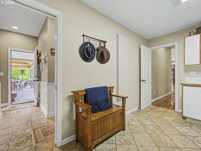 21077 Sw WYNDHAM HILL Ct, Tualatin, OR 97062