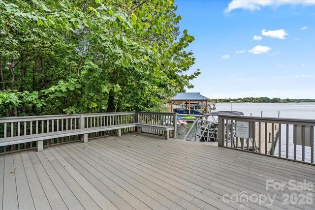 123 Southhaven Drive, Mooresville, NC 28117