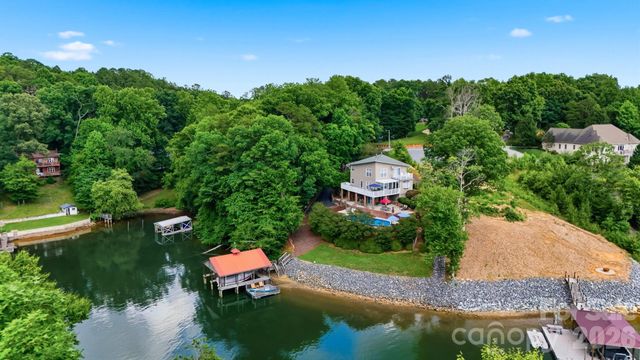 140 Williams Cove Lane, Taylorsville, NC 28681