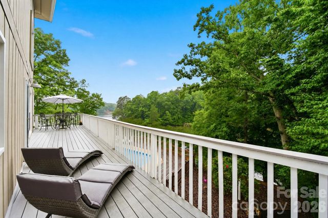 140 Williams Cove Lane, Taylorsville, NC 28681