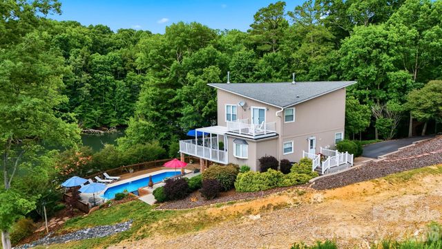 140 Williams Cove Lane, Taylorsville, NC 28681