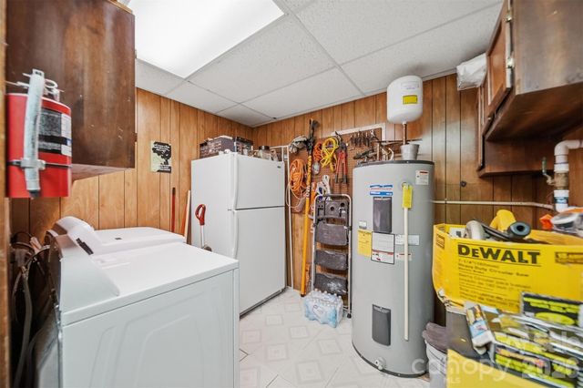 140 Williams Cove Lane, Taylorsville, NC 28681