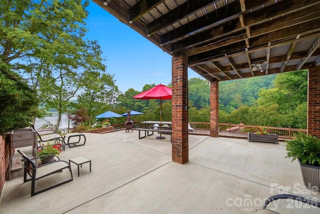 140 Williams Cove Lane, Taylorsville, NC 28681