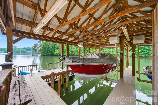 140 Williams Cove Lane, Taylorsville, NC 28681