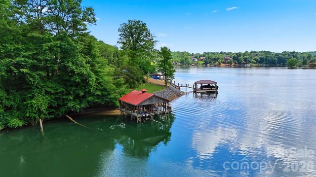 140 Williams Cove Lane, Taylorsville, NC 28681