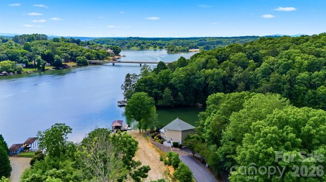 140 Williams Cove Lane, Taylorsville, NC 28681
