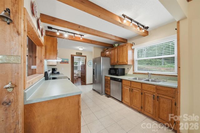 140 Williams Cove Lane, Taylorsville, NC 28681