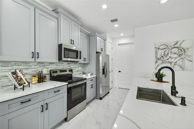 3404 11th ST, Lehigh Acres, FL 33976