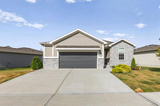 20850 W 190th Place, Spring Hill, KS 66083