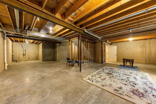 20850 W 190th Place, Spring Hill, KS 66083