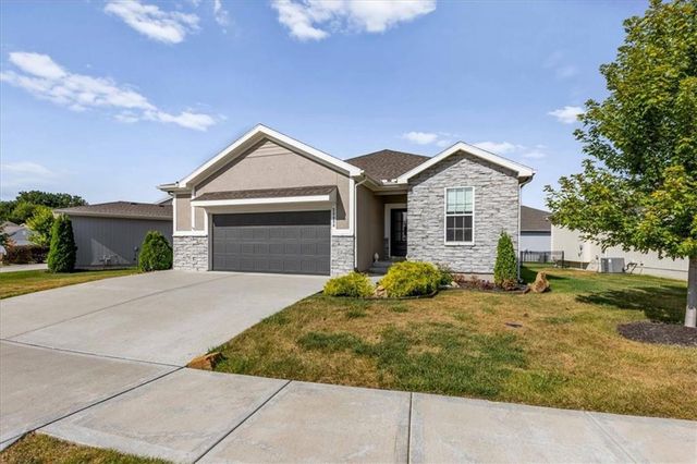 20850 W 190th Place, Spring Hill, KS 66083
