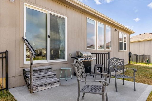 20850 W 190th Place, Spring Hill, KS 66083