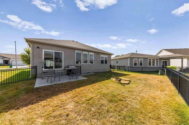 20850 W 190th Place, Spring Hill, KS 66083