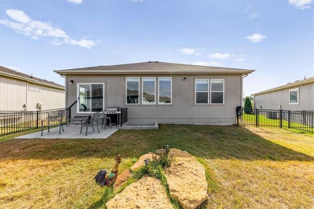 20850 W 190th Place, Spring Hill, KS 66083