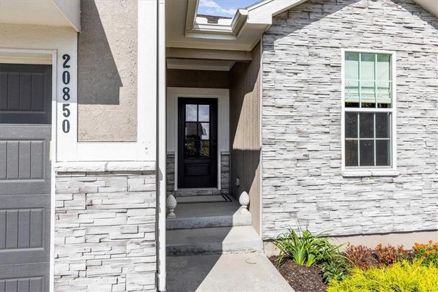 20850 W 190th Place, Spring Hill, KS 66083