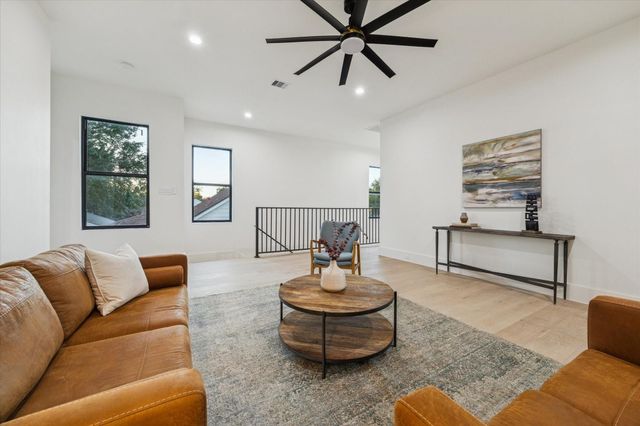 614 Eleanor Street, Houston, TX 77009
