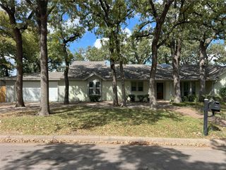 201 Shelmar Drive, Euless, TX 76039