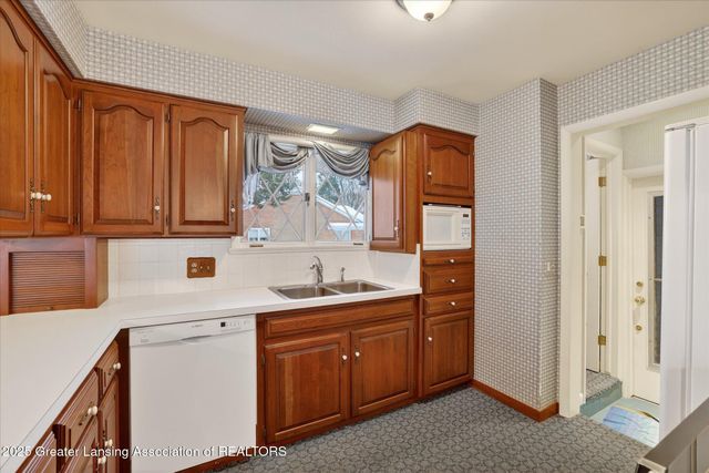 3000 Westchester Road, Lansing, MI 48911