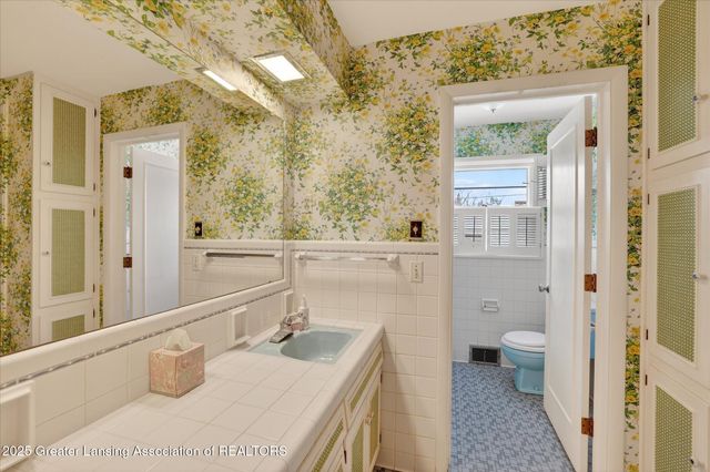 3000 Westchester Road, Lansing, MI 48911