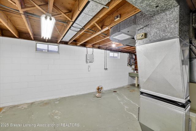 3000 Westchester Road, Lansing, MI 48911