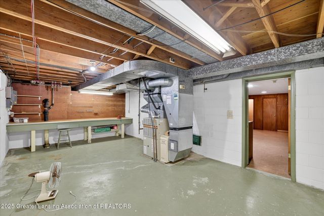 3000 Westchester Road, Lansing, MI 48911