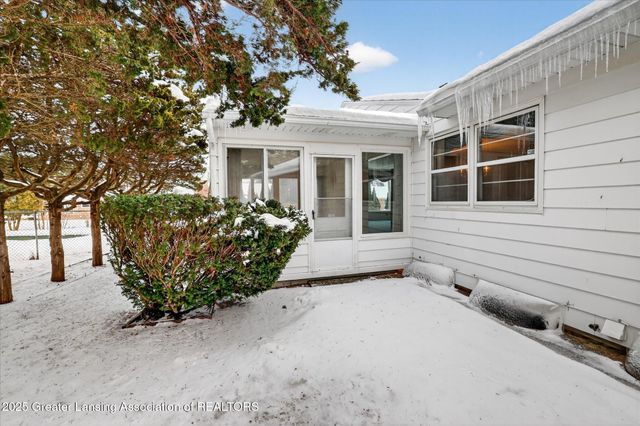 3000 Westchester Road, Lansing, MI 48911