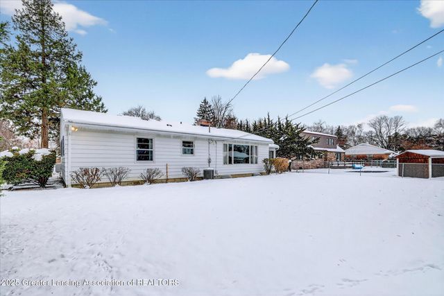 3000 Westchester Road, Lansing, MI 48911