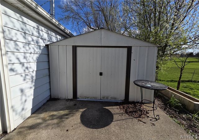 71 4th Avenue, Lancaster, NY 14086