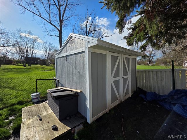 71 4th Avenue, Lancaster, NY 14086