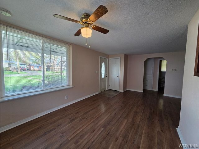 71 4th Avenue, Lancaster, NY 14086