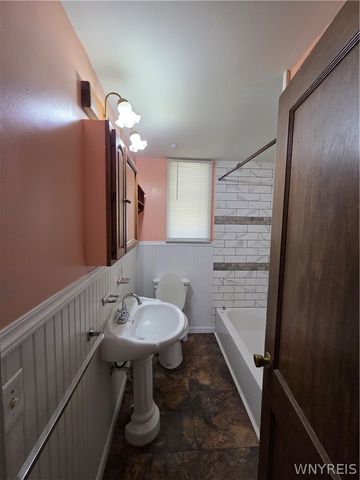 71 4th Avenue, Lancaster, NY 14086