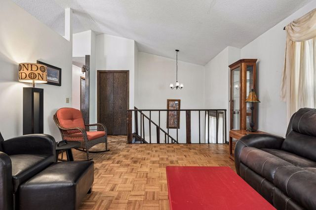 6521 Kurtz Lane, Eden Prairie, MN 55346