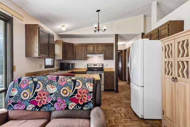 6521 Kurtz Lane, Eden Prairie, MN 55346