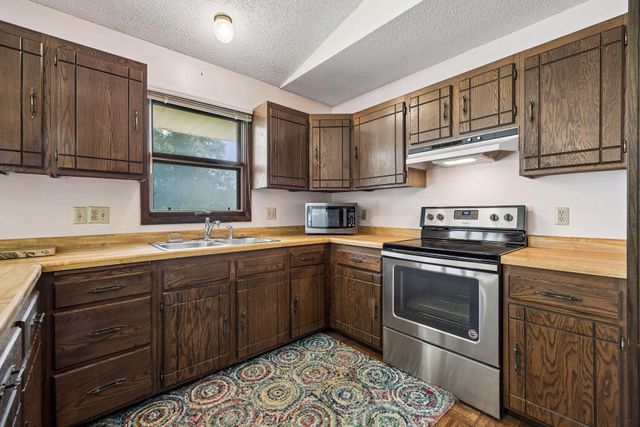 6521 Kurtz Lane, Eden Prairie, MN 55346