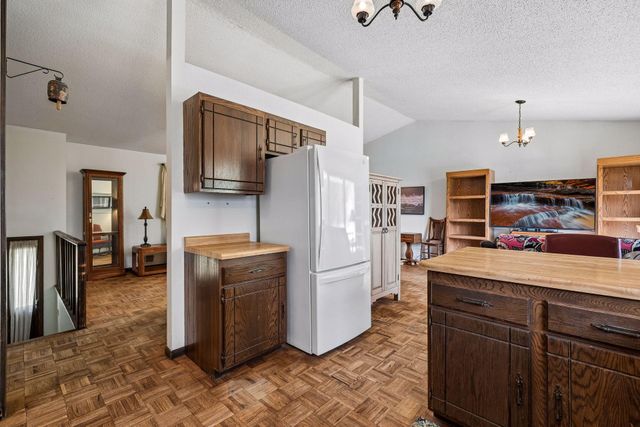 6521 Kurtz Lane, Eden Prairie, MN 55346