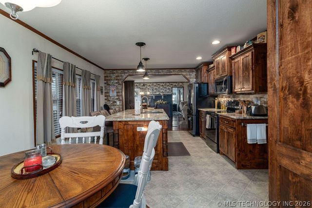 14314 Whispering Meadows, Kingston, OK 73439