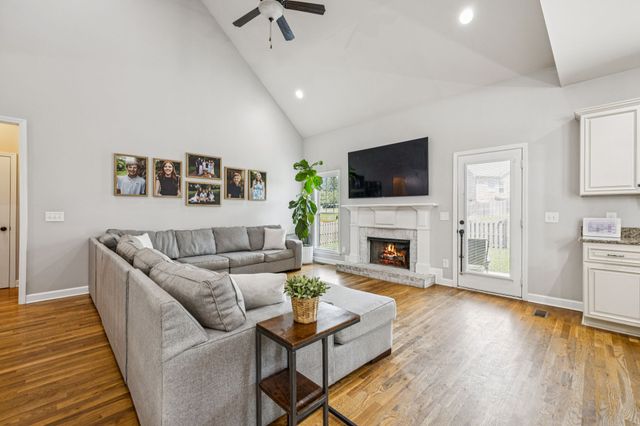 1005 Rudder Dr, Spring Hill, TN 37174