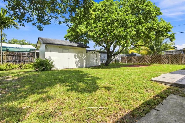 200 N 69th Ter, Hollywood, FL 33024