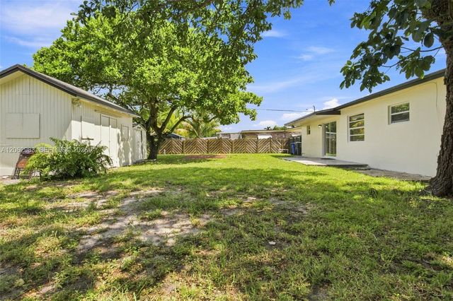 200 N 69th Ter, Hollywood, FL 33024
