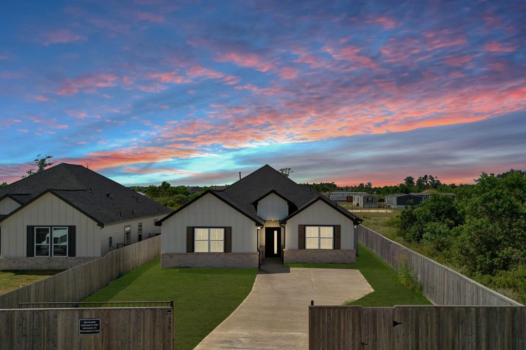 6901 Road 5503, Cleveland, TX 77327