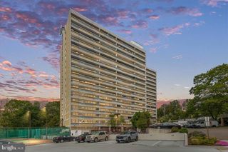 6101 EDSALL RD #702, Alexandria, VA 22304