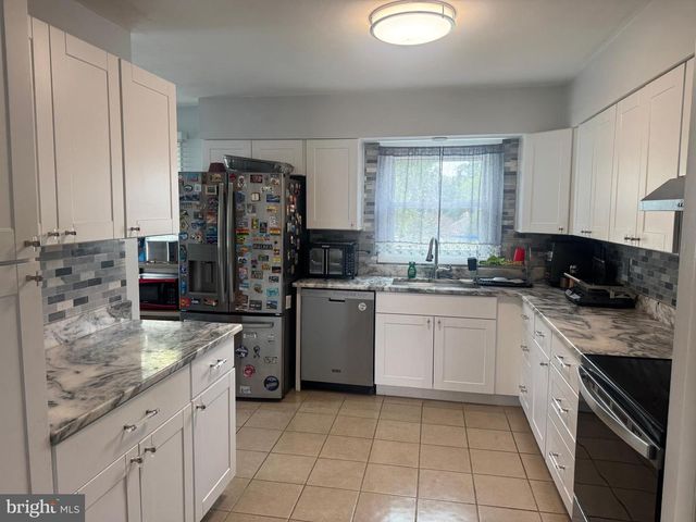 11 MANOR TERRACE, Mt Holly, NJ 08060