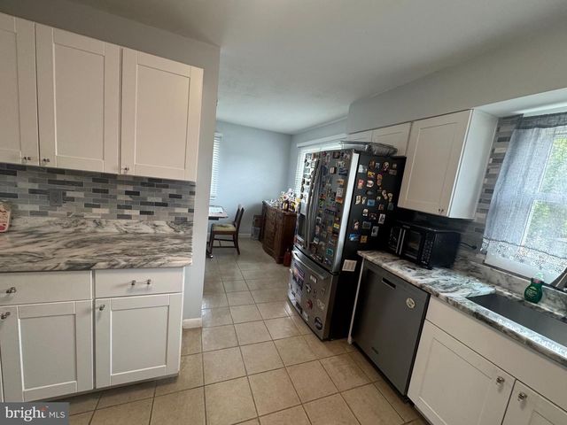 11 MANOR TERRACE, Mt Holly, NJ 08060