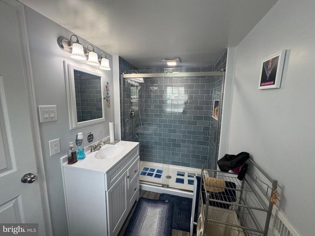 11 MANOR TERRACE, Mt Holly, NJ 08060